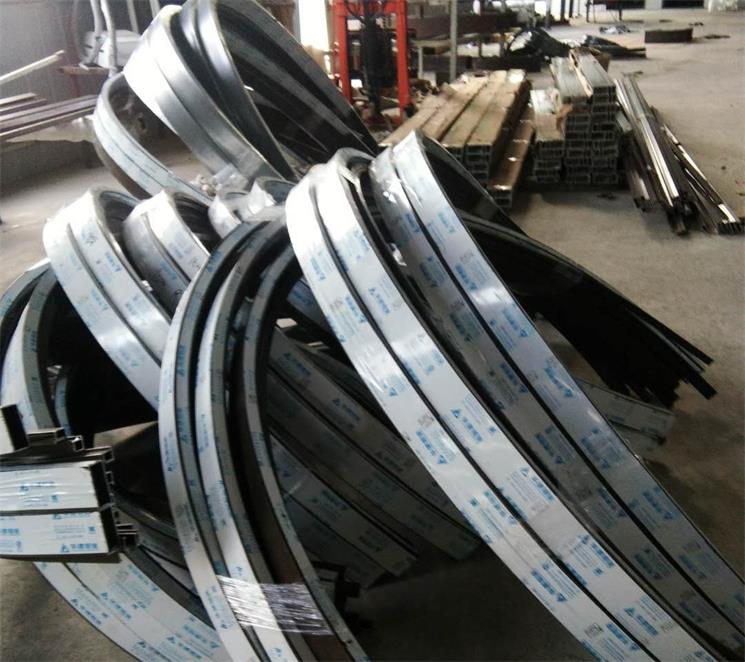 鋼筋冷彎加工和成都拉彎加工的區(qū)別	